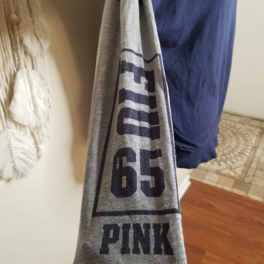 Victorias Secret Pink V-neck Collegiate University - Picture 6 of 8
